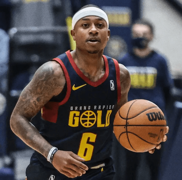 深圳队逆转上海队，拉文惊艳四座