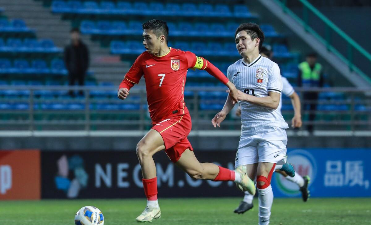 韩国队翻盘泰国队，黄鸭组合扛起全队