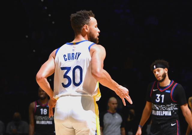 76人险胜吉林队,库里关键制胜 76人险胜吉林队,库里关键制胜