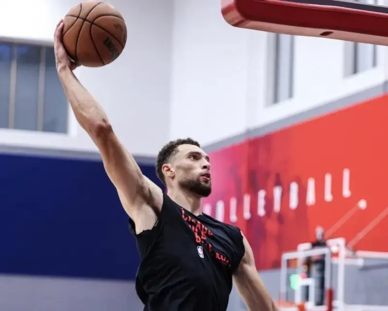 尼克斯逆转浙江队，拉文关键制胜