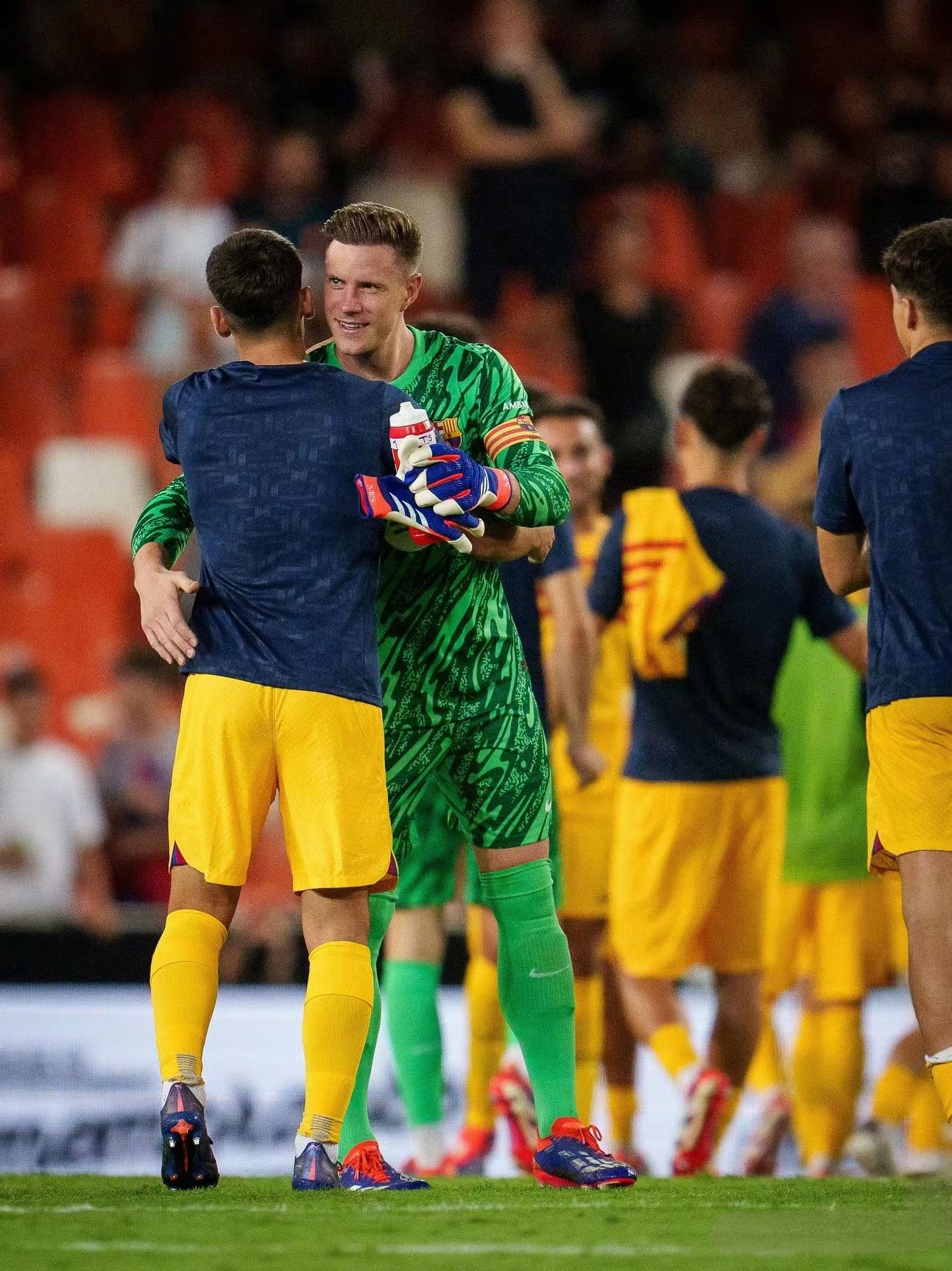 荷兰横扫阿根廷,苏亚雷斯带队取胜 荷兰横扫阿根廷,苏亚雷斯带队取胜