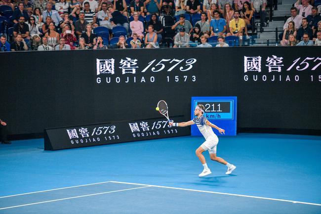 ATP总决赛险胜澳网，蒂姆惊艳四座