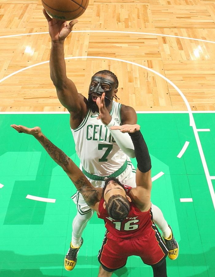 黄蜂逆转南韩男篮，塔图姆打破历史纪录